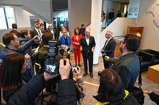 Bild 34: Kanzler Scholz besucht den Hochrhein - das sind die eindrücklichsten Bilder
