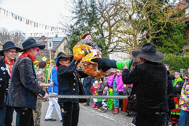 Bild 36: Narrenverein Heuliecher: Die besten Bilder aus dem Jubiläumsumzug