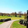 Das Hotel ist zu und auch der Golfplatz darf nicht genutzt werden: Öschberghof-Chef Alexander Aisenbrey hofft, dass zumindest das Golfen ...