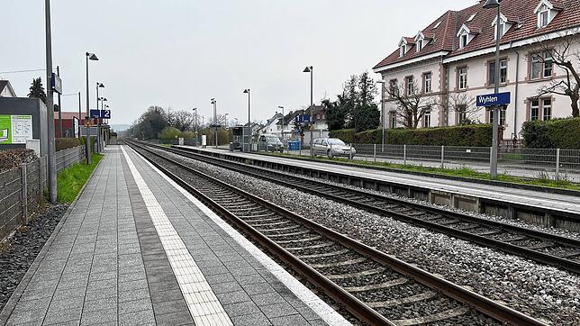 Beide Bahnsteige am Haltepunkt Wyhlen sind barrierefrei erreichbar.