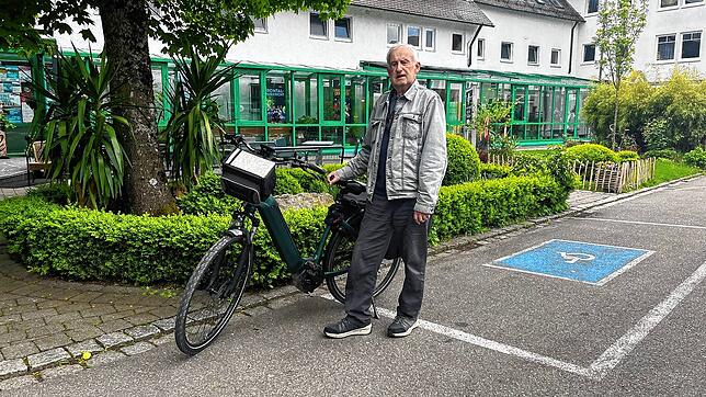 Aus einem vergessenen Versprechen an seine Tochter wurden acht Fahrrad-Touren quer durch Deutschland. Mit der letzten an den Bodensee ...