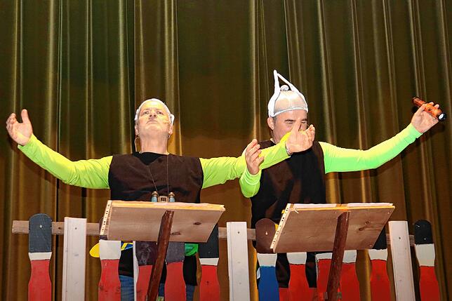Bild 25: Die Mondfänger vom Untersee begeistern beim Narrenspiegel in Wangen.