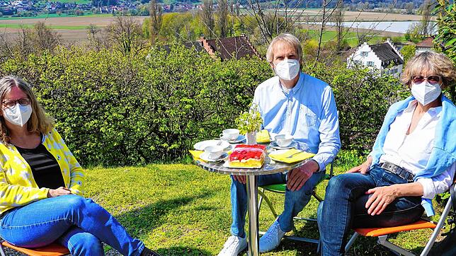 Andrea Kaiser, Fried Schüle und Beate Harmel (von links) freuen sich auf den ersten Termin in Frieda&lsquo;s Gartencafé. Einer der ...
