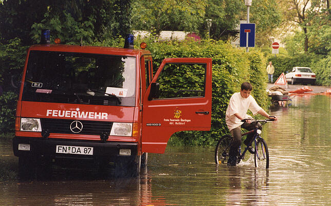 Die Feuerwehr ist während dem Pfingsthochwasser im Dauereinsatz.
