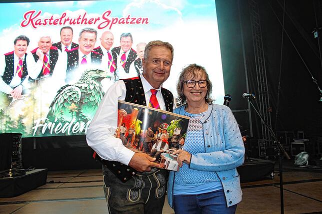 Bild 12: Nasser Auftakt beim Pfullywood-Festival: Spatzen singen auch im Regen