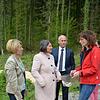 Bei der Besichtigung des Amphibienleitsystems im Wangental kam es zu interessanten Gesprächen (von links): Ira Sattler, Bärbel Schäfer, ...