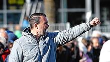 Grund zum Jubeln hatte Trainer David D‘Incau beim Spiel seiner SG Dettingen-Dingelsdorf gegen den FV Walbertsweiler-Rengetsweiler.