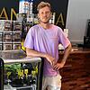 Christopher Ölberg freut sich, dass die Grow Company die Lizenz zum Anbau von Cannabis hat.
