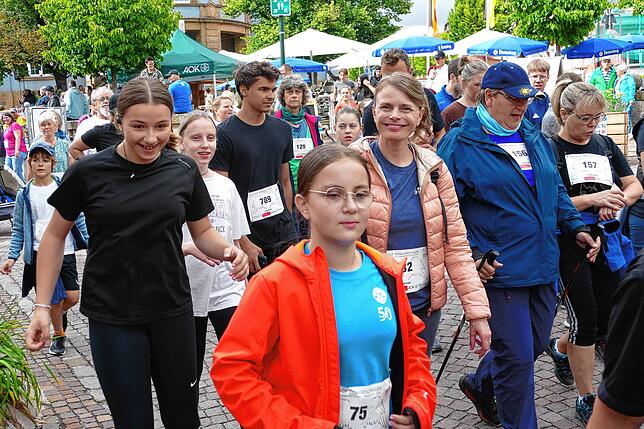 Bild 15: Donaueschingen schnürt die Laufschuhe. Schutzengellauf für den guten Zweck bringt 11000 Euro ein.