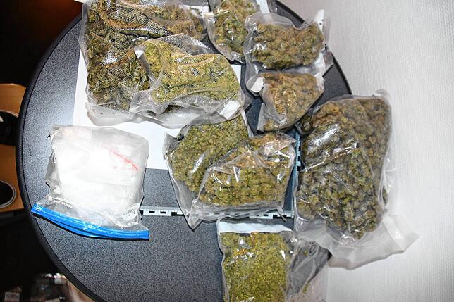 Bei der Razzia im Schwarzwald-Baar-Kreis wurden mehrere Kilogramm Drogen gefunden.