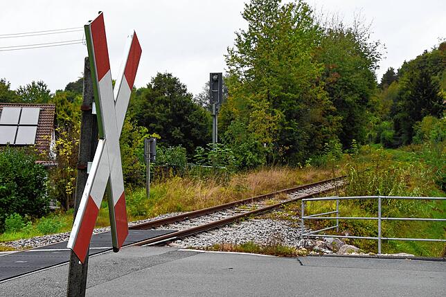 Auch der Bahnübergang an der Berlinger Straße im Stockacher Ortsteil Hindelwangen verfügt über keine moderne Technik.