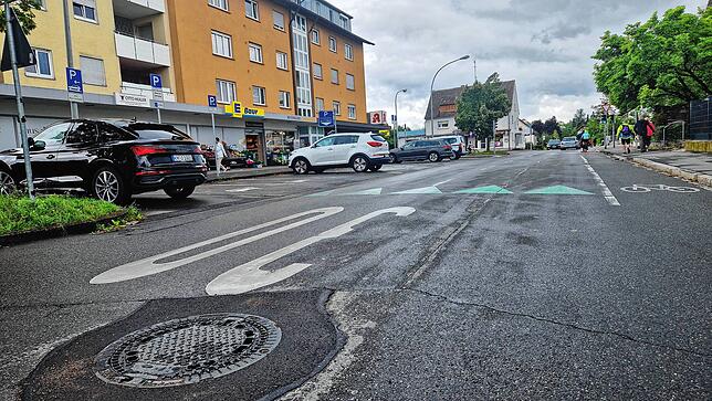 Auch nahe dem Lebensmittelgeschäft an der Kreuzung Staader Straße/Mainaustraße ist erkennbar, dass die Mitarbeiter der ...