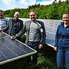 Partner an einem besonderen Ort (von links): Peter Unger (Abteilungsleiter Photovoltaik) und Solarcomplex-Geschäftsführer Bene Müller ...