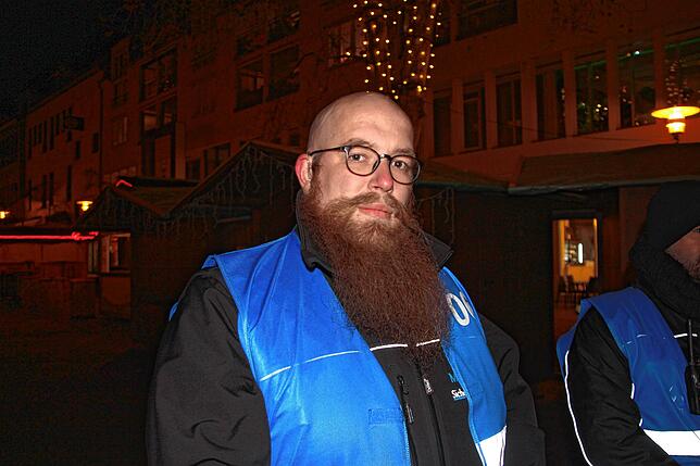 Holger Schmermbeck, Nachtwächter auf dem Häfler Weihnachtsmarkt.