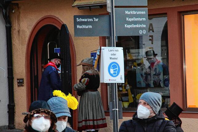 Ein Teil der Besucher hält sich an die Auflagen.