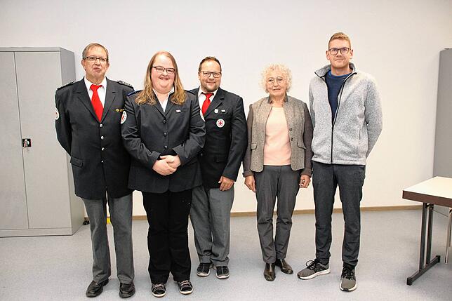 Der Vorstand des Ortsvereins Meßkirch des Deutschen Roten Kreuzes v.l. Vorsitzender des Ortsvereins Meßkirch und Bereitschaftsleiter ...