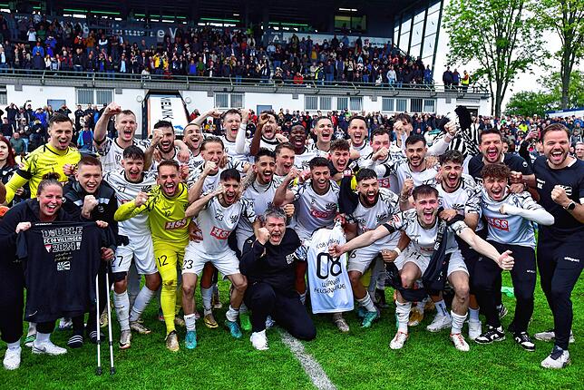 Bild 14: Unsere Bildergalerie vom packenden Oberliga-Duell zwischen dem FC 08 Villingen und CFR Pforzheim