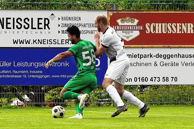 Bild 2: TSV Aach-Linz gewinnt 2:0 beim SV Deggenhausertal. Wir waren mit der Kamera dabei!