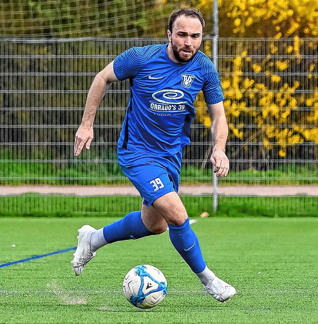 Klare Ansage: Dem 7:1 gegen den SV Blau-Weiß Murg ließ der TuS Stetten mit Spielertrainer Fabio Viteritti (TuS Lörrach-Stetten, #39) ...