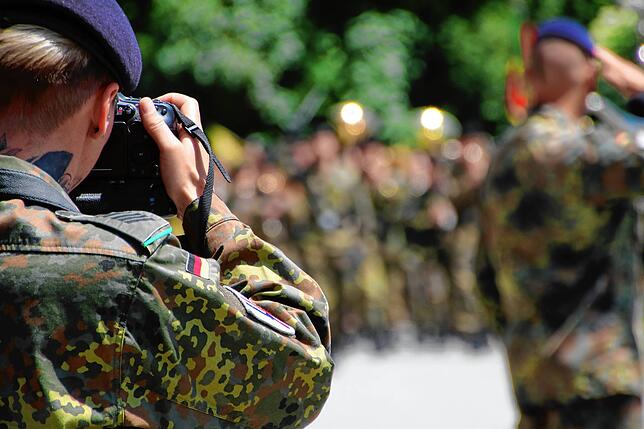 Bild 6: Soldaten aus dem Kosovo zurück in Donaueschingen: Die besten Bilder des feierlichen Appells vor dem Schloss