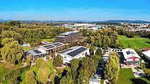 Rechts neben dem bestehenden Bora-Hotel könnte die Hotelerweiterung realisiert werden. Auf der Wiese rechts daneben, nördlich vom Verein ...