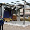 Frank Schilling, THW-Ortsbeauftragter, freut sich über die bauliche Erweiterung des THW-Gebäudes in der Höll in Stockach. Doch nicht nur ...