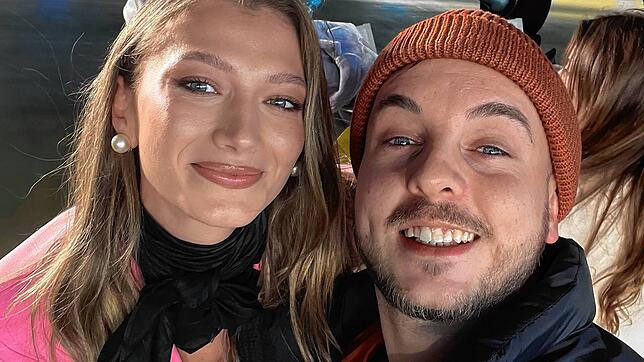 Sascha Wilhelm und Jurorin Leony kurz nach dem Recallauftritt. Danach ging es für den 30-Jährigen zum Auslandsrecall nach Mallorca. Hier ...
