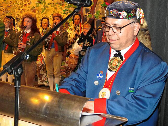 Bild 17: Närrische Stimmung, Gesang und Tanz beim Zunftball 2025