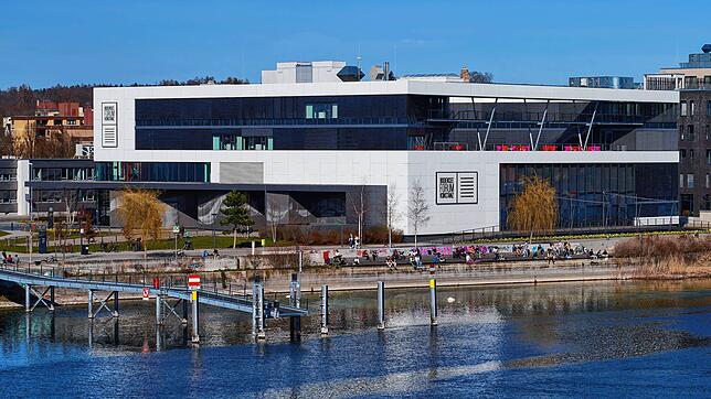 Bild : 660 zusätzliche Impfdosen für Konstanzer Senioren: Am Wochenende wird das Bodenseeforum zum Impfzentrum