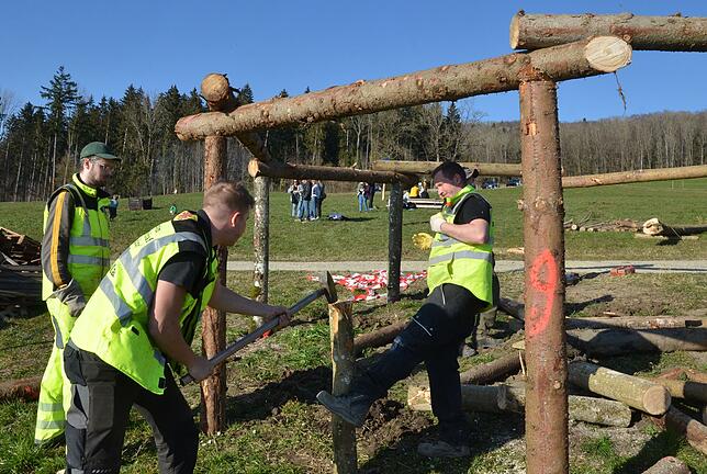 Bild 22: Erste Bilder vom Funken-Aufbau auf der Markdorfer Panzerwiese – So entsteht das Spektakel!