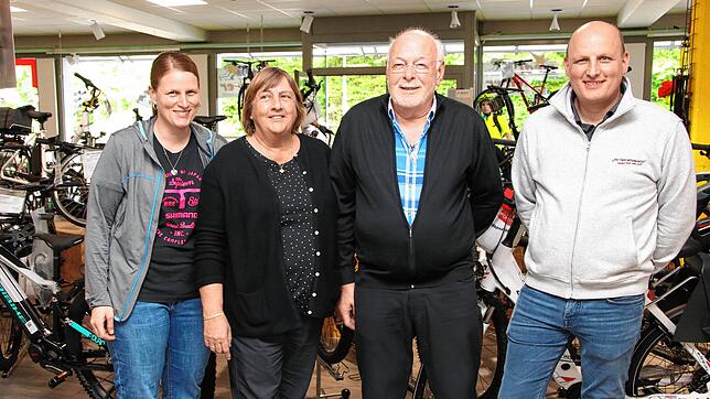 Radsport Riedl-Leirer stiftet in diesem Jahr den Hauptpreis beim großen Bad Säckinger Weihnachtsgewinnspiel. Der Gewinner darf sich über ...