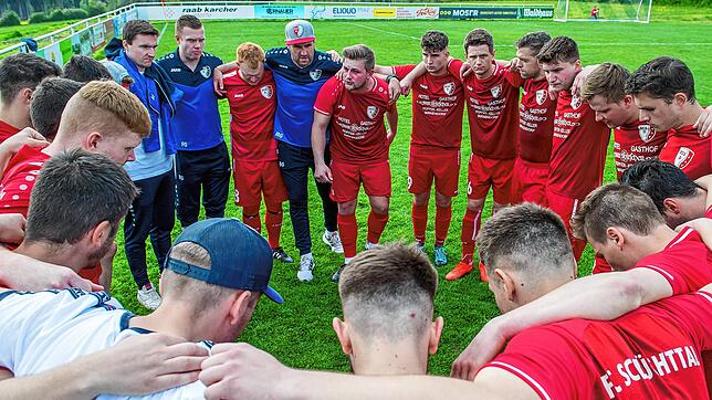 Teamgeist macht stark: Trainer Michael Gallmann peilt mit Aufsteiger FC Schlüchttal den Verbleib in der Bezirksliga an und möchte das ...