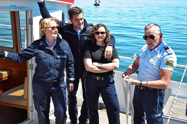 Die Schauspieler (von links) Floriane Daniel, Max König, Wendy Güntensperger und Tim Wilde beim aktuellen Dreh der „Wapo Bodensee“.