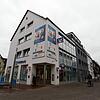 Platzt aus allen Nähten: Die Volksbankzentrale in der Bad Säckinger Schützenstraße. Deshalb plant die Bank einen Neubau an der ...
