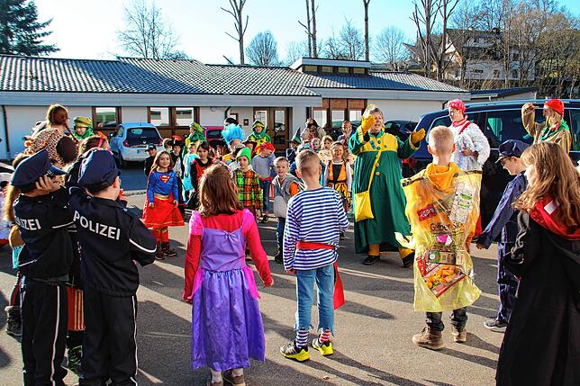 Bild 3: Bilder der Schulbefreiung in Wellendingen