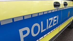 Ein Einsatzwagen der Polizei (Symbolbild). Unbekannte sind in Rheinfelden in einen Erotik-Shop eingebrochen.