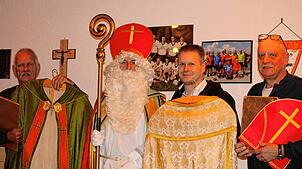 Die Nikoläuse sind startklar und verteilen am 5. Dezember lieber Lob als Tadel: Ottmar Schorer, Robert Binder, Achim Lieb und ...