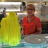 Silvana Conocchia Wewer vom Eiscafé Pinocchio in Waldshut geht pragmatisch vor: Die Restbestände an Plastikbechern und -trinkhalmen ...