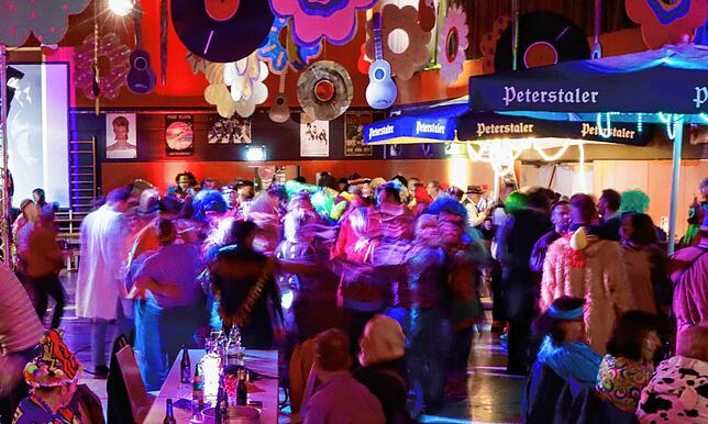 Alles Disko. Die Party ist in vollem Gang.
