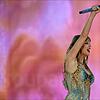 Taylor Swift – hier im Groupama Stadion in Lyon – bewegt Massen an Fans. Sie singen mit, bringen die Erde zum Beben und können ...