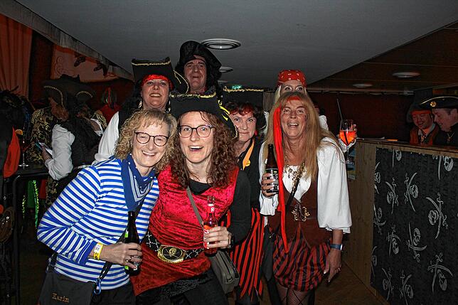 Bild 15: Feiern bis spät in die Nacht beim Hänseleball in Stockach