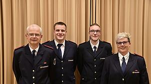Neu- und Wiedergewählte und aus dem Amt Verabschiedete der Feuerwehr Königsfeld, Abteilung Königsfeld: Torsten Bauer, ...