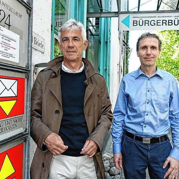 Wenn das Bürgerbüro geschlossen ist, können Wahlbriefe in diesen Briefkasten beim Bürgerbüro geworfen werden. Das so zu machen und nicht ...