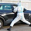 Ausgeklügelte Techniken haben die Tester im Seepark Pfullendorf entwickelt, wenn es darum geht, den Personen im Drive-In sicher und ...