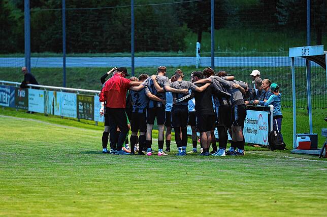Bild 2: SG Stühlingen/Weizen bezwingt den FC Hochrhein mit 4:1 – und wir haben Fotos!