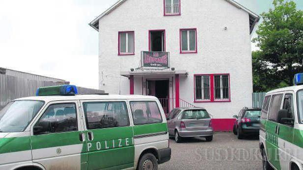 Im Sommer 2009 rückte die Polizei dem &#8222;Rotlichtkönig Boki&#8220; und den &#8222;United Tribuns&#8220; auf die Pelle. Gefilzt wurde ...