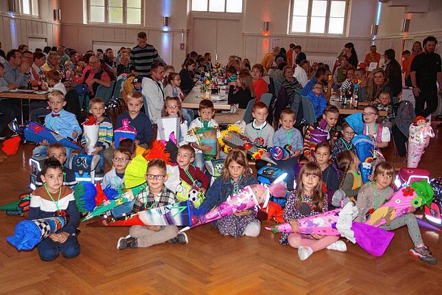 Friedrichschule Furtwangen, Klasse 1a: Die Klasse 1a der Friedrichschule Furtwangen mit Klassenlehrer Christoph Reichenbach.