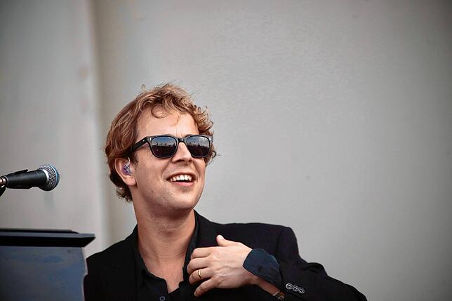 Bild 8: Die besten Bilder vom Auftritt von Tom Odell auf dem Southside 2024