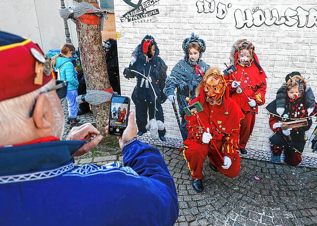 Bild 10: Die Narren sind los! Alle Bilder vom närrischen Jahrmarkt
