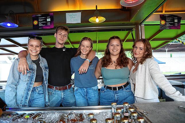 Bild 23: Konstanz: Wummernde Bässe, lässige Outfits und eine gute Zeit: Festival startet im Bodensee-Stadion
